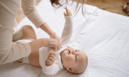 Tips Merawat Bayi Untuk Orang Tua Baru Yang Masih Bingung