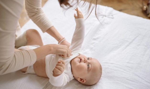 Tips Merawat Bayi Untuk Orang Tua Baru Yang Masih Bingung