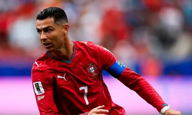 Cristiano Ronaldo: Rekor, Prestasi, Dan Perjalanan Mega Bintang