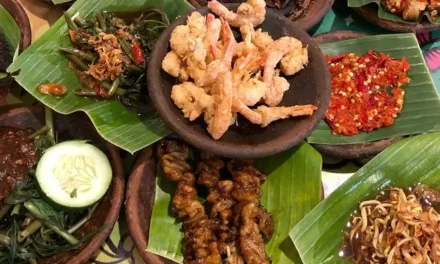 Makanan Berat Khas Indonesia Yang Wajib Dicoba Wisatawan