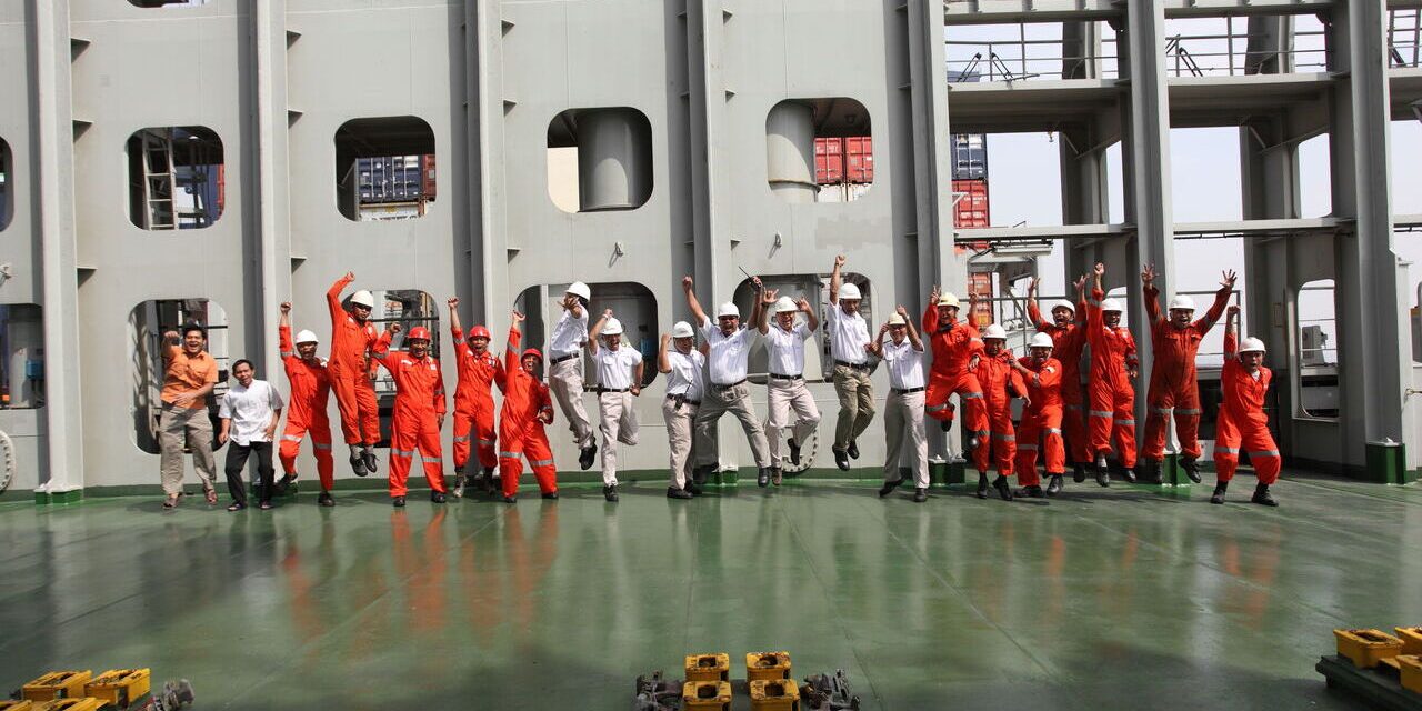 Peran Penting Perwira Kapal Dalam Operasional Kapal Modern