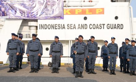 Tanggung Jawab Perwira Laut Menjaga Keselamatan Pelayaran