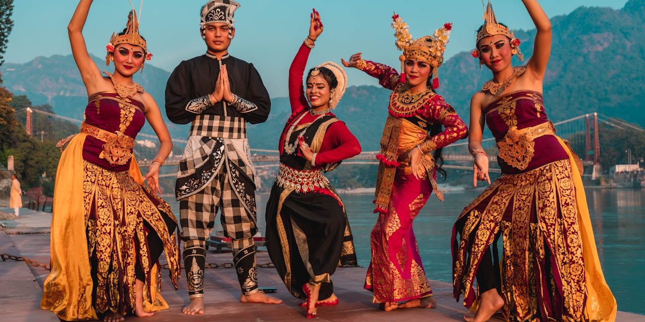 Peran Generasi Muda Dalam Melestarikan Budaya Lokal Indonesia