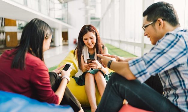 Smartphone Masa Kini: Fitur Mengubah Masyarakat Berkomunikasi