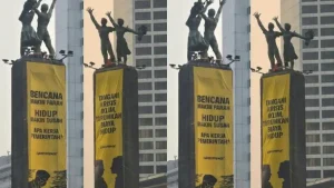 Greenpeace Pasang Spanduk Di Bundaran HI: Pesan Lingkungan