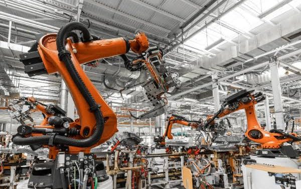 Revolusi Robotika: Perubahan Peran Mesin Dalam Industri Modern